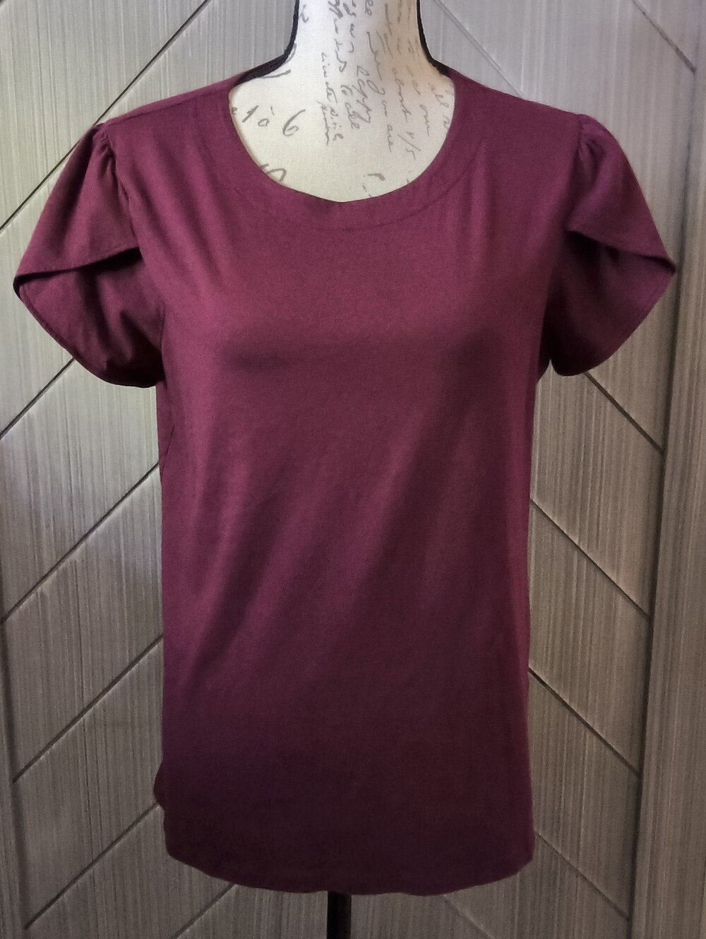 Banana Republic L Burgundy Designer Tee Tulip Petal Sleeve Cotton Modal